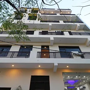 Hotel Airlift At Delhi Airport ***