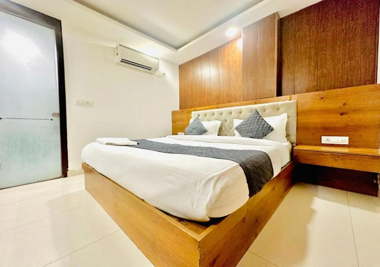 Hotel Galaxy Inn Near Delhi International Airport New Delhi